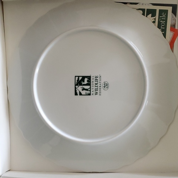 Andrea by Sadek 10" Cardinal Cake Plate/Server - Picture 6 of 10